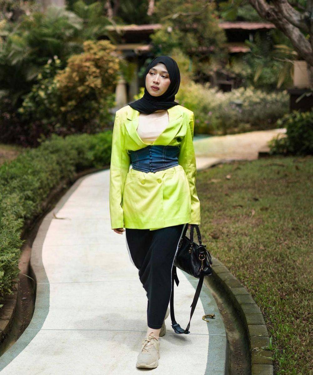 outfit cerah ala Tasya Sayeed (instagram.com/tasyasayeed)