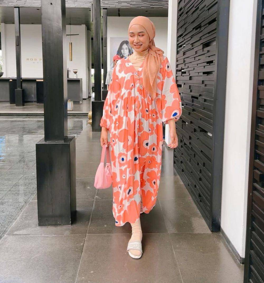 outfit cerah ala Tasya Sayeed (instagram.com/tasyasayeed)