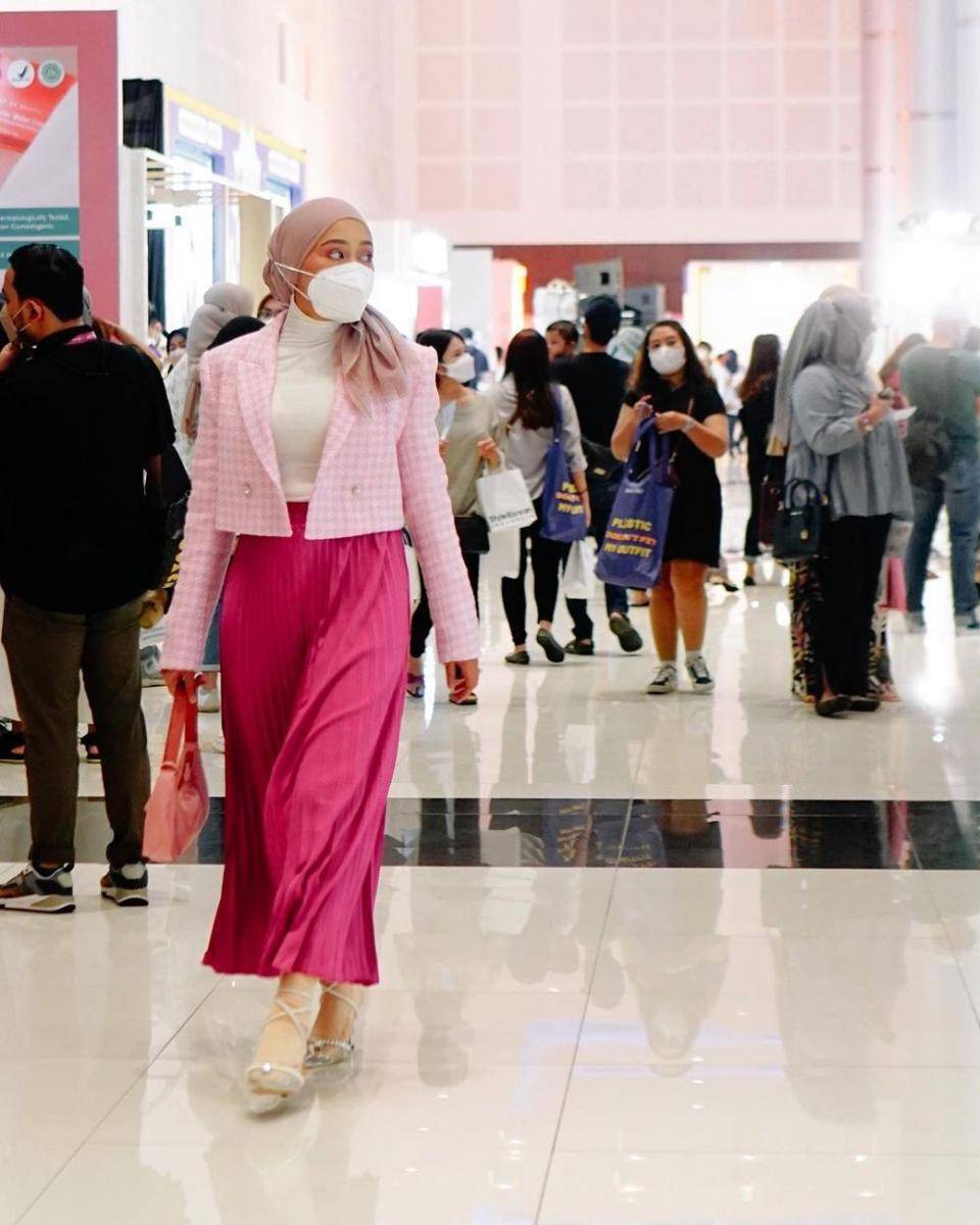 outfit cerah ala Tasya Sayeed (instagram.com/tasyasayeed)