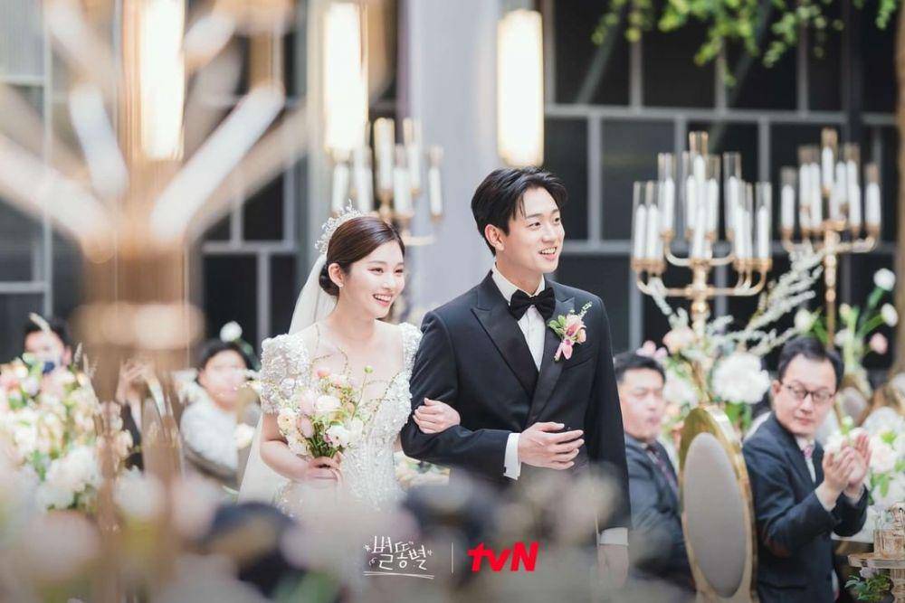Jin Yoo Na (Lee Si Woo) dan Yoon Jae Hyun (Shin Hyun Seung) di Kdrama Shooting Stars (instagram.com/tvn_drama)