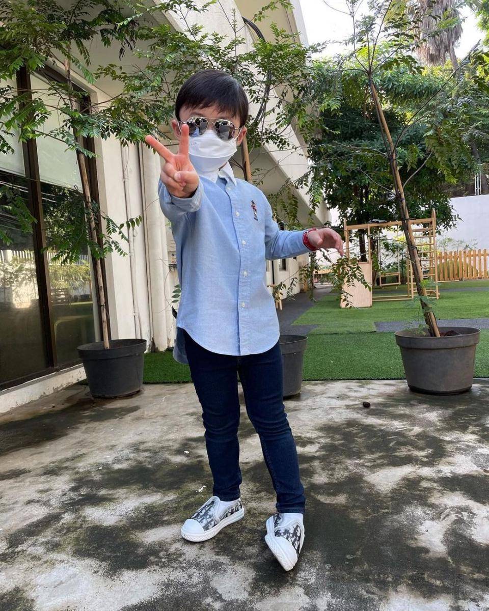 outfit sekolah Raphael Moeis (instagram.com/raphaelmoeis)