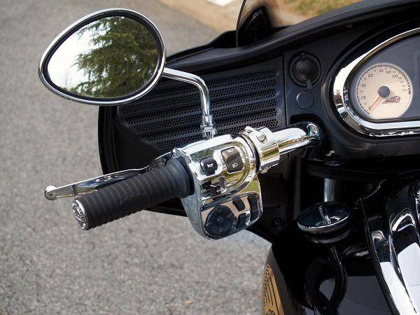 ilustrasi spion motor (Pixabay.com/Ankyn)