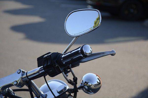 ilustrasi spion motor (Pixabay.com/Simplyrelevantmedia)