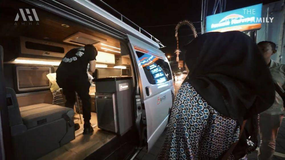Atta, Aurel, dan Ameena tidur di mobil (youtube.com/attahalilintar)