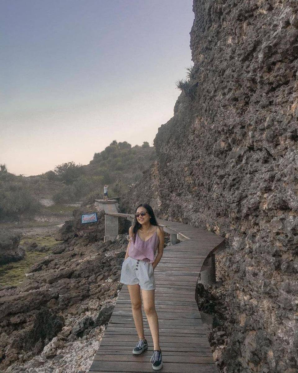 Pantai Mbuluk (instagram.com/sptinfw__)