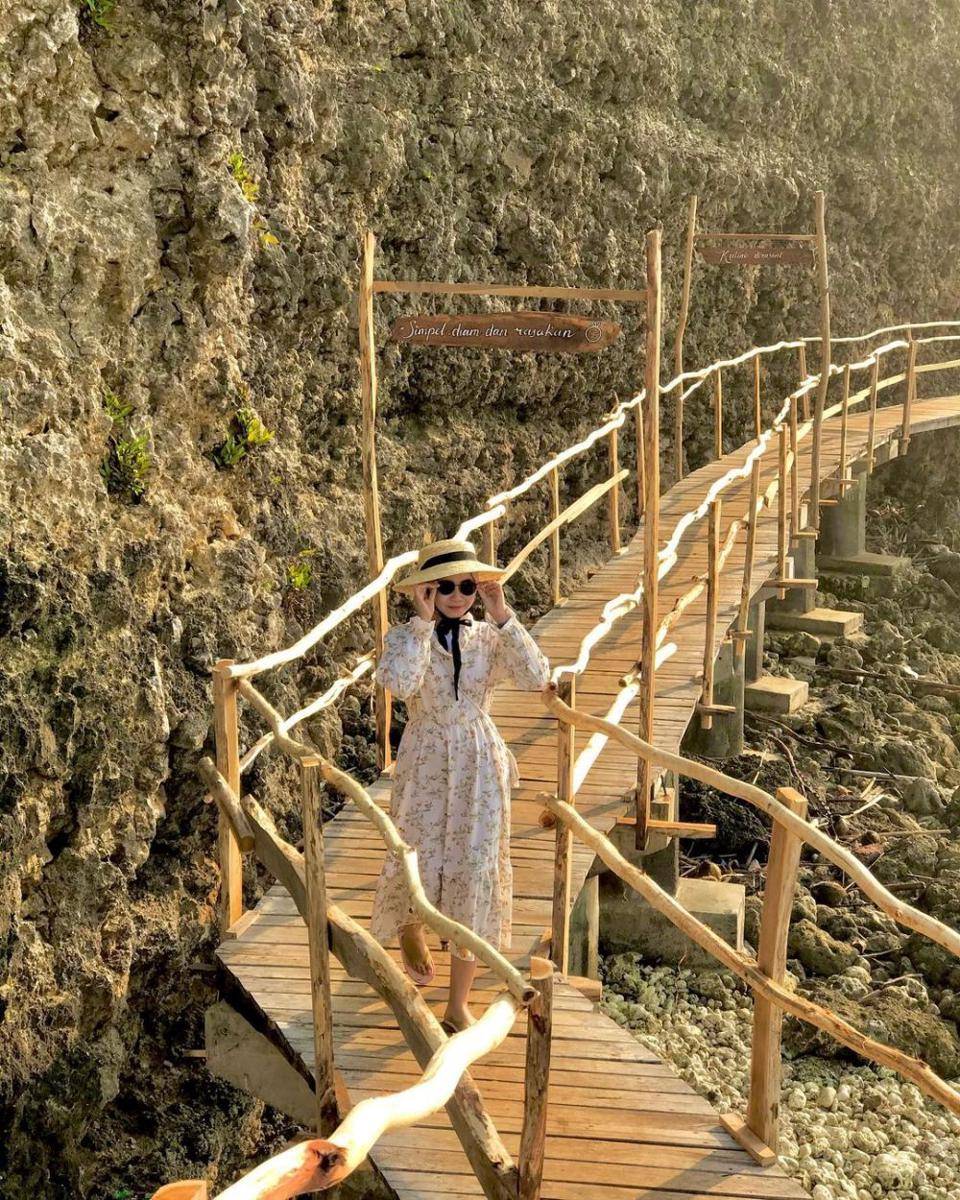 Pantai Mbuluk (instagram.com/riskaaft)