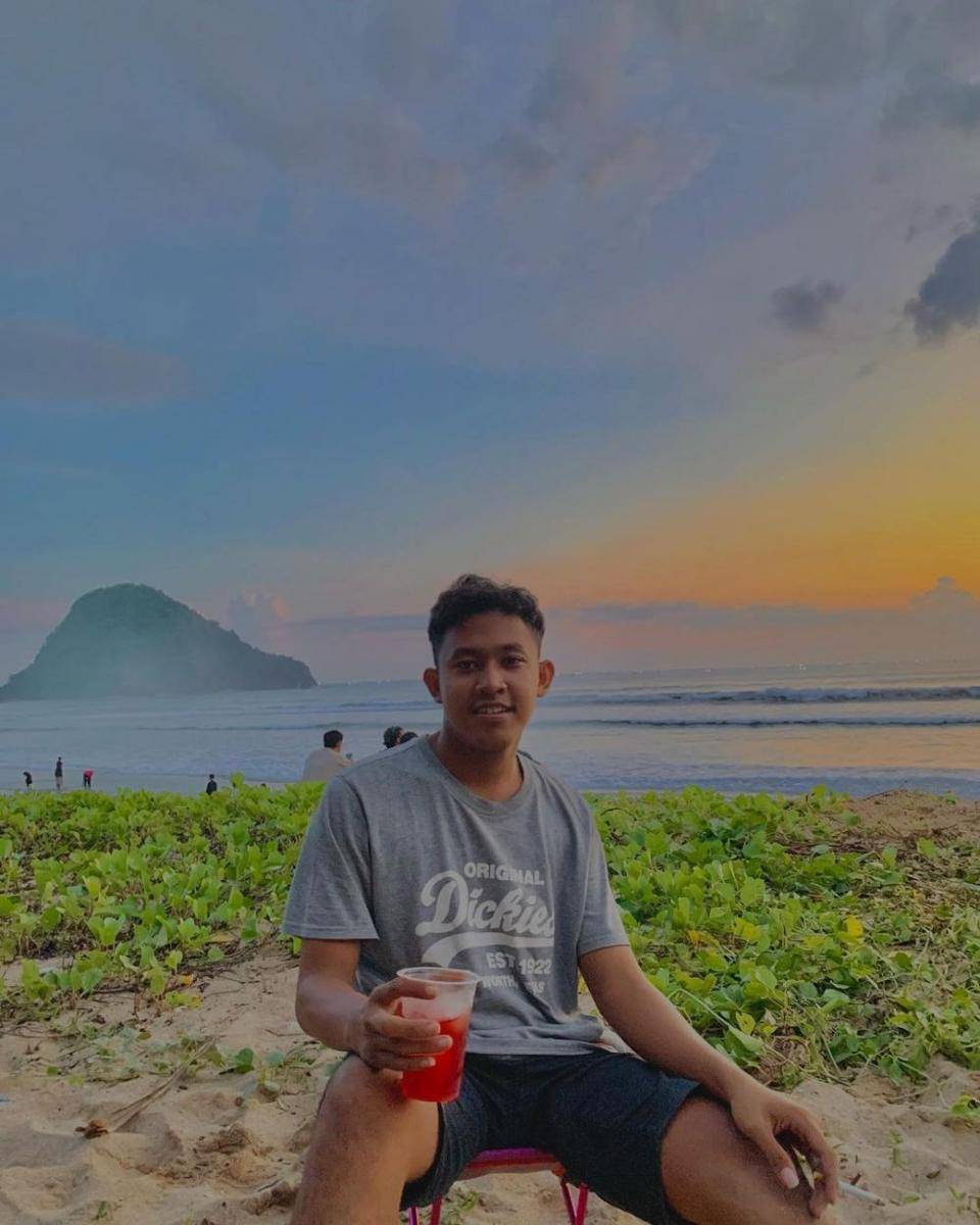 (instagram.com/yudha.r_)