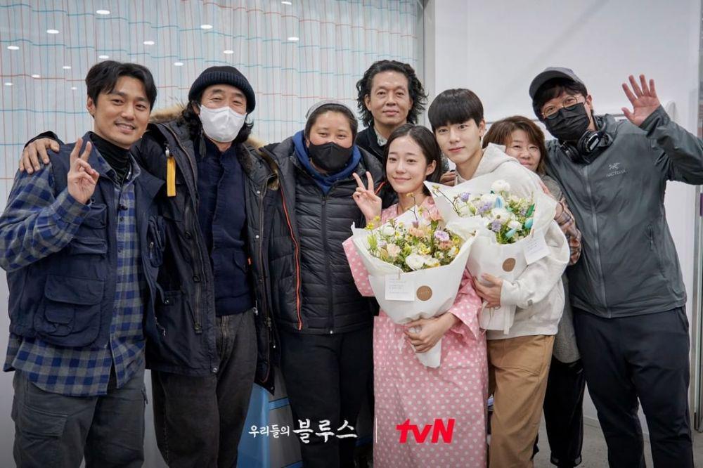 Tamat, 10 Potret Perpisahaan Pemain Drama Korea Our Blues