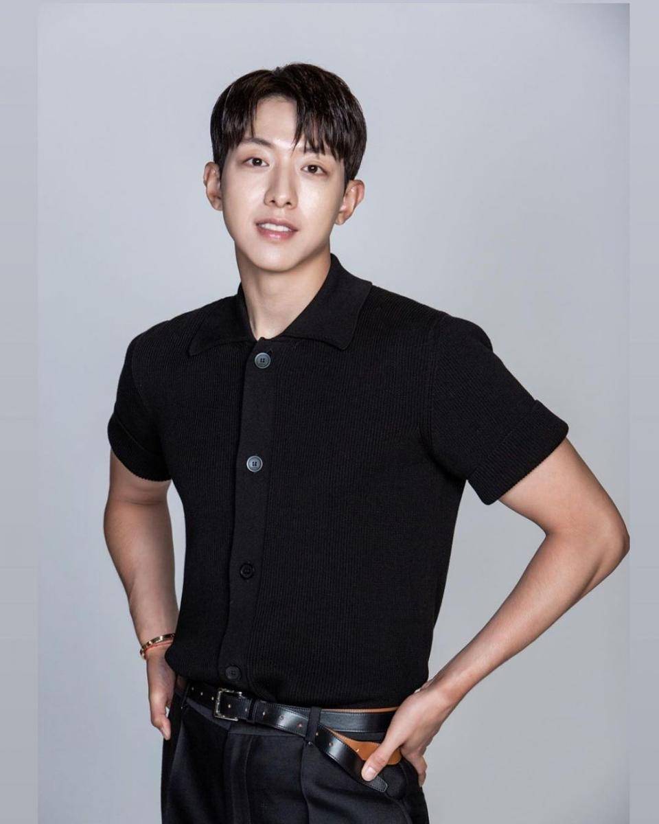 Lee Jung Shin (instagram.com/leejungshin91)