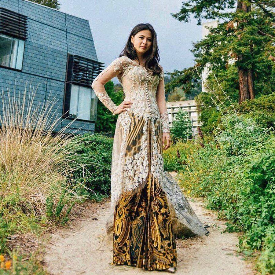 inspirasi kebaya ala Eddy Betty (instagram.com/eddybetty)