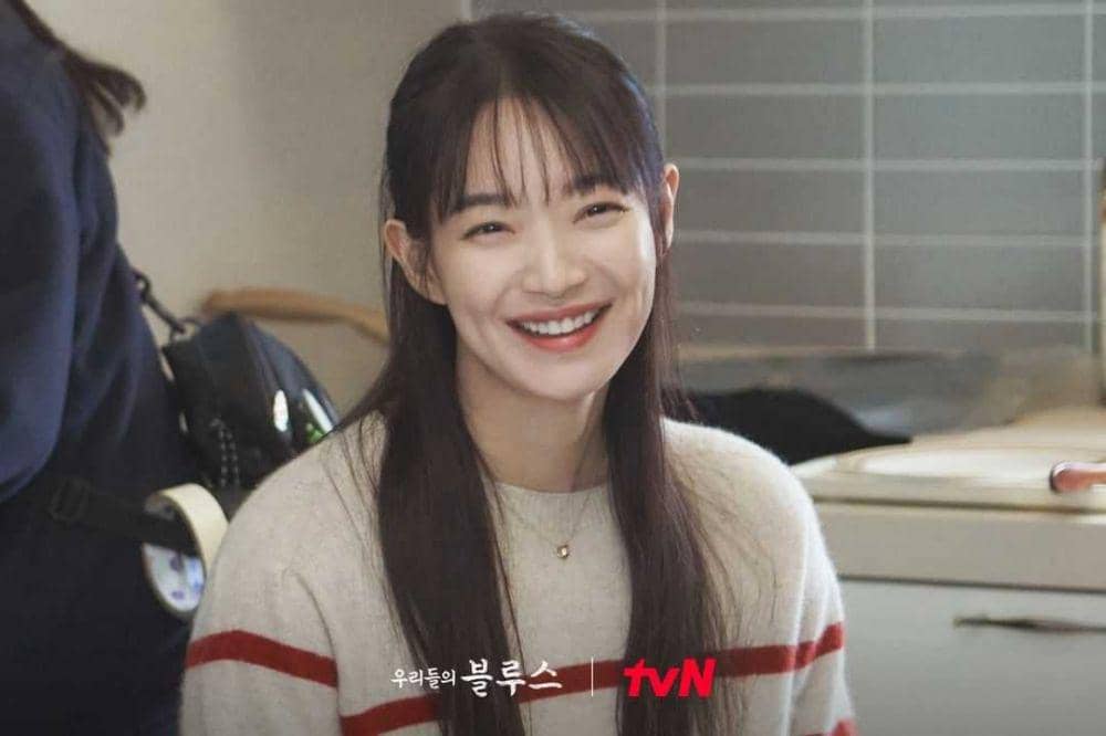 Shin Min Ah di drama Our Blues (instagram.com/tvn_drama)