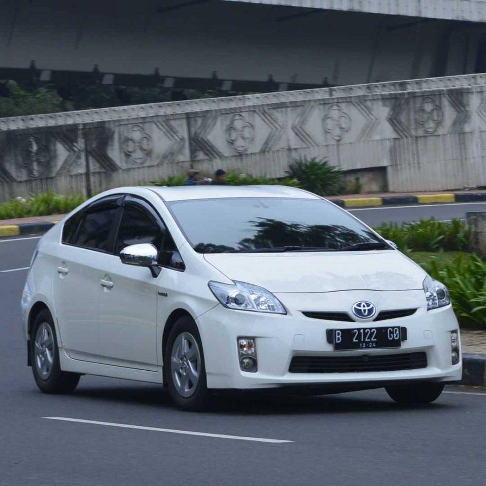 Toyota Prius XW30 (instagram.com/skiphotograph)