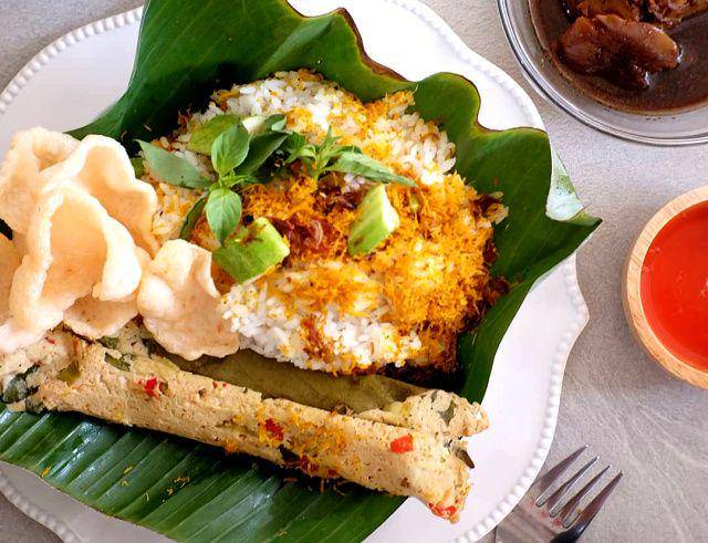 gambar nasi ulam Ibu Yoyo (instagram.com/cipluk)