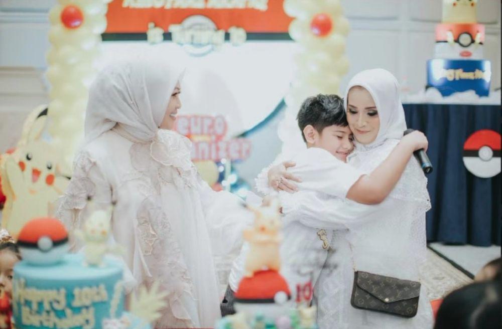 9 Potret Elma Theana dan King Faaz, Keponakan Kesayangan!