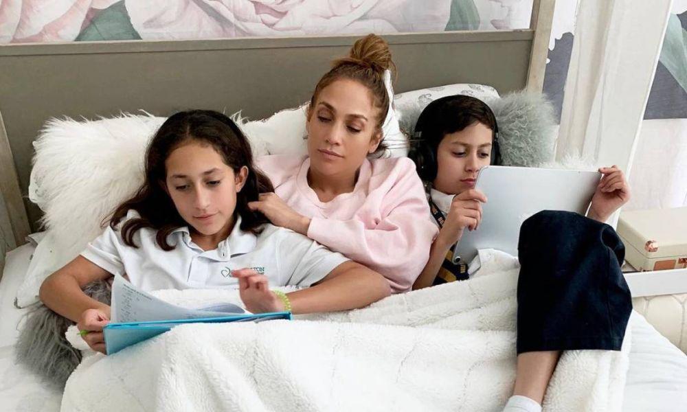 7 Artis Hollywood yang Pilih Homeschooling untuk Anak, Kenapa?