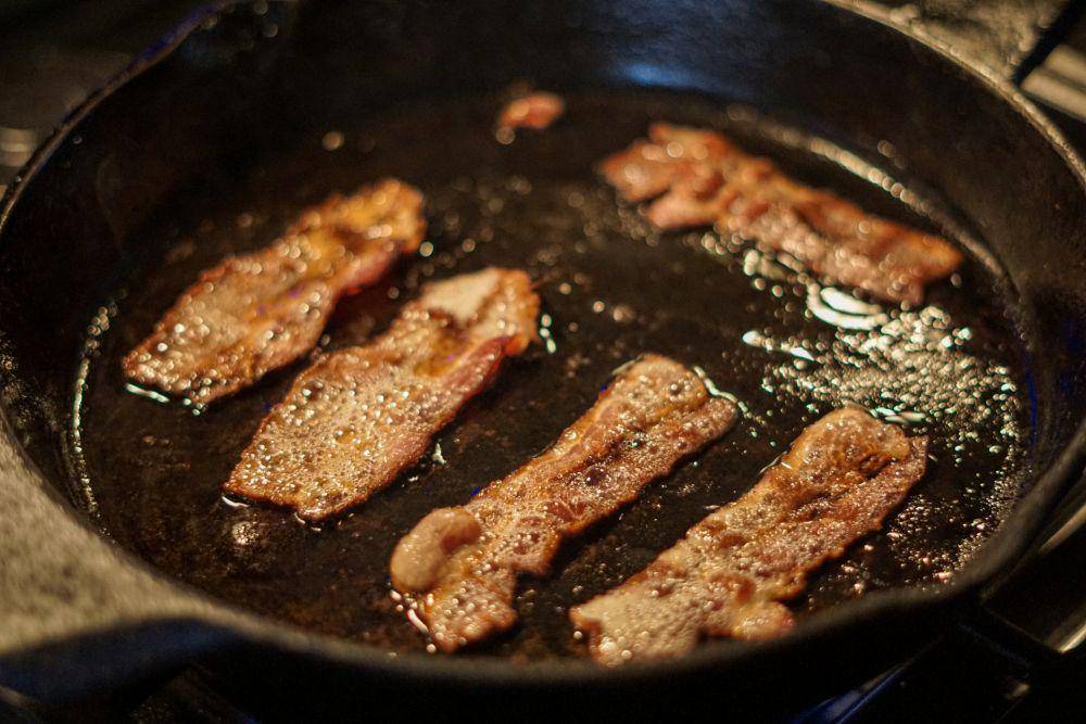 Peralatan memasak cast iron (unsplash.com/Thomas Park)