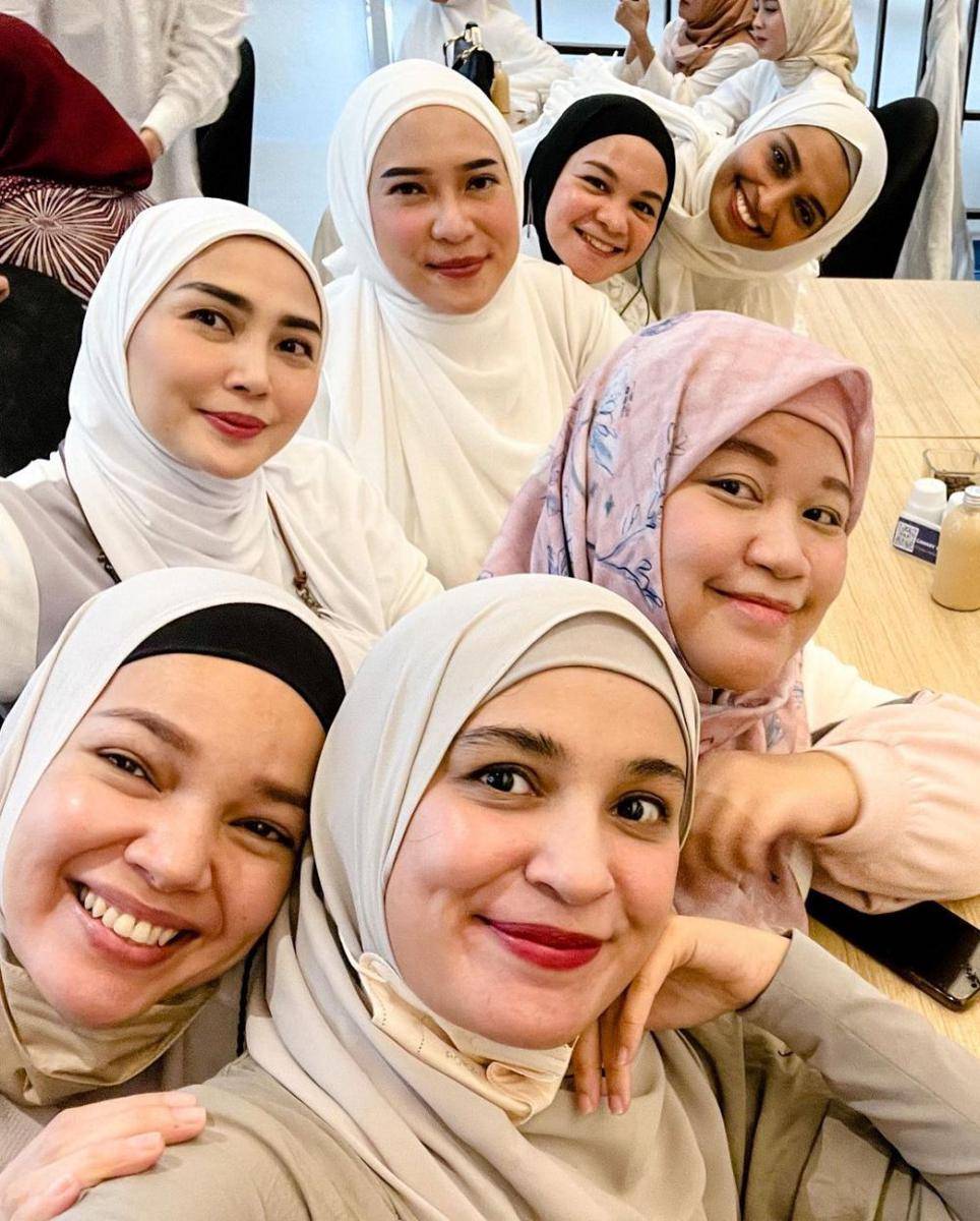 potret Shireen Sungkar dan sahabat (instagram.com/shireensungkar)