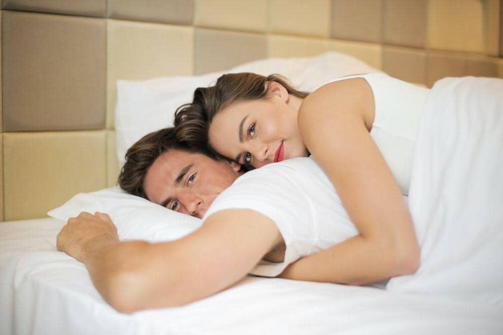 Jomlo Vs Pacaran: Siapa yang Tidurnya Lebih Nyenyak?