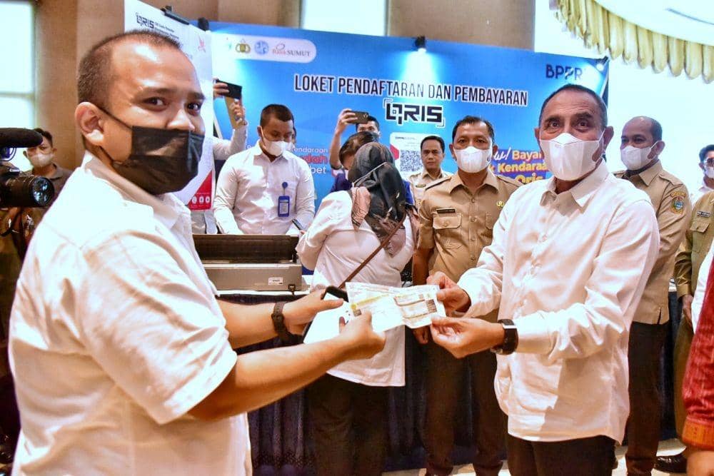 Gubernur Sumatera Utara (Sumut) Edy Rahmayadi menghadiri sekaligus meresmikan peluncuran pembayaran pajak kendaraan bermotor menggunakan QRIS (Dok. Dinas Kominfo Provinsi Sumut/ Veri Ardian)