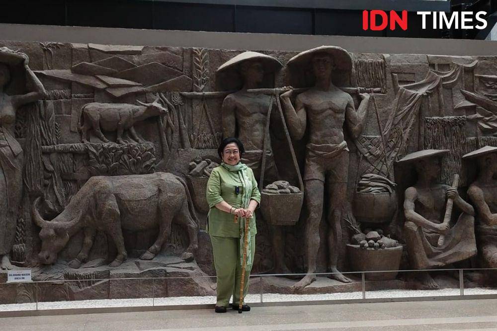 Megawati Soekarnoputri kunjungi Sarinah (IDN Times/Ilman Nafi'an)