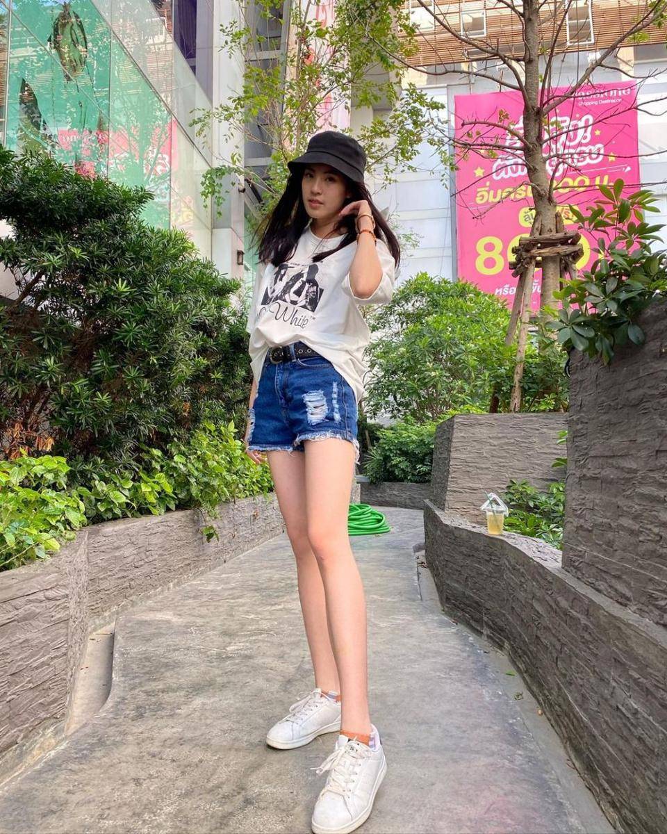 ide style ala Lilly Nichapalak (instagram.com/lilly_nicha)