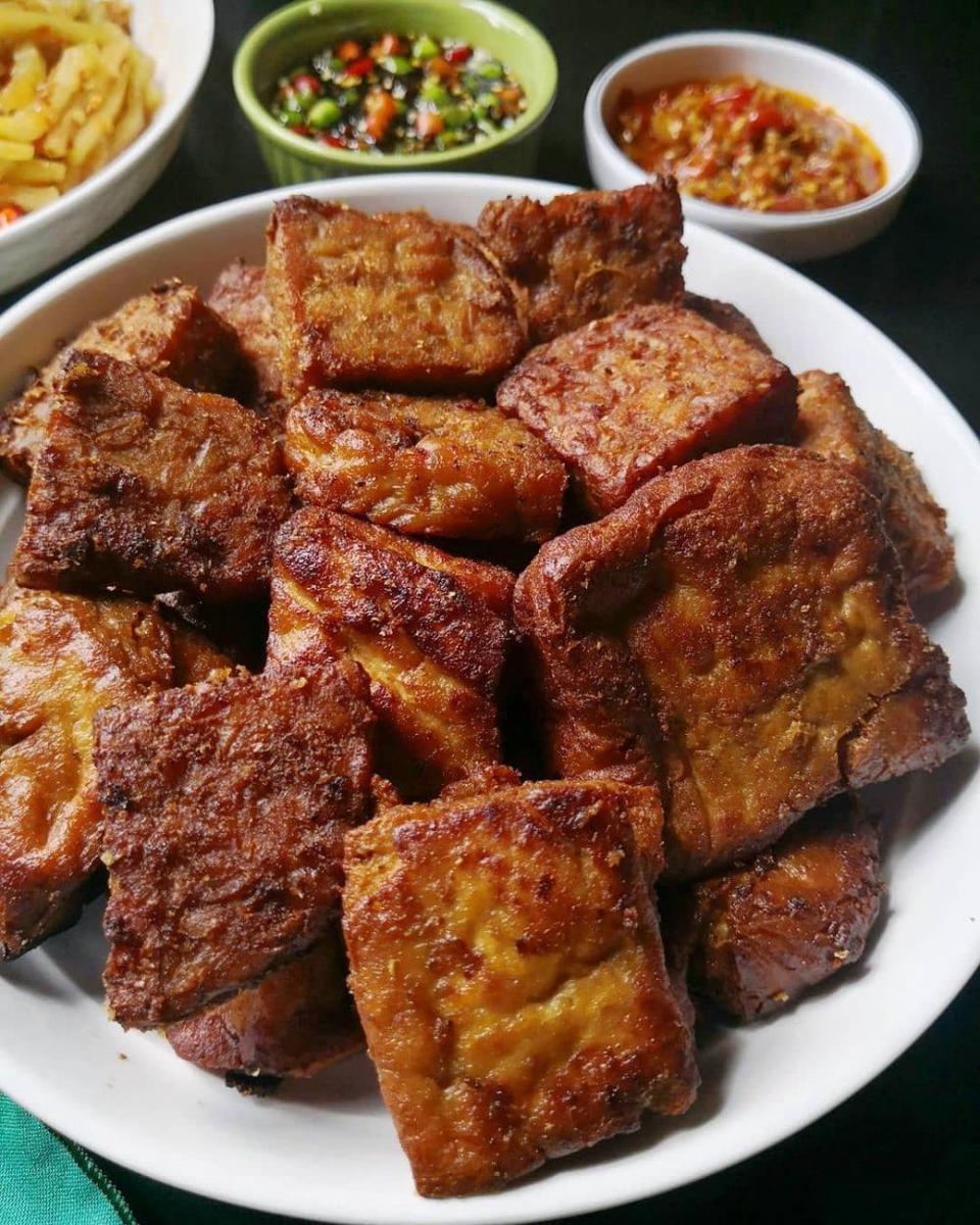 tahu dan tempe bacem (instagram.com/maybelin_ma)