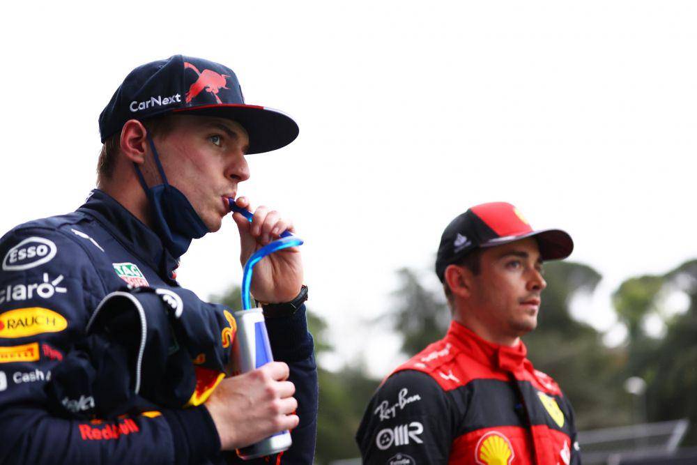 Max Verstappen dan Charles Leclerc (twitter.com/sportskeedaf1)