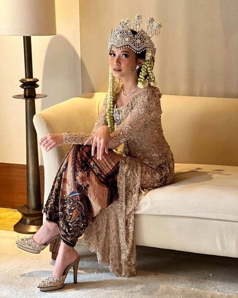 Kebaya Sheila Dara. (instagram.com/veraanggraini_kebaya)