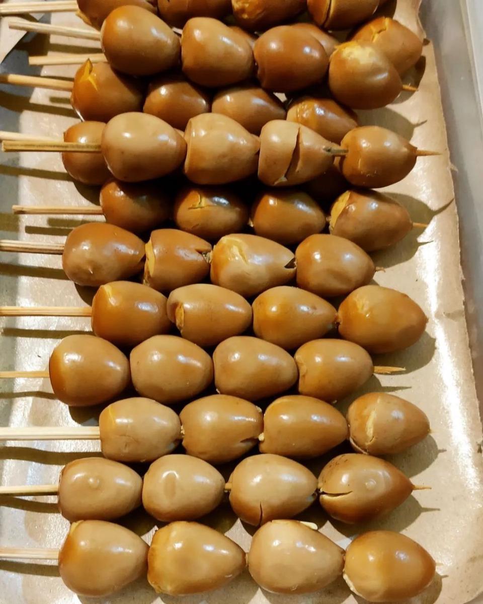 sate telur puyuh (instagram.com/angkringan_gas_bang)