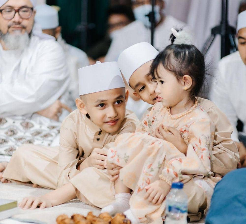 Assajid, Syatir, dan Khalisa (instagram.com/kartikaputriworld)