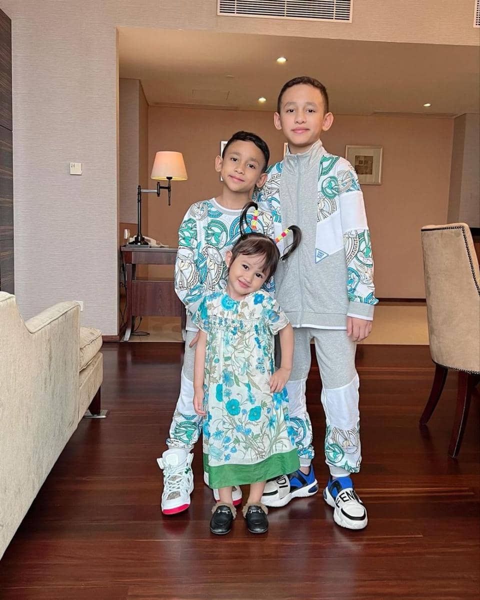 Assajid, Syatir, dan Khalisa (instagram.com/kartikaputriworld)