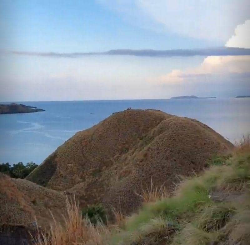 Bukit Cinta Labuan Bajo (instagram.com/novaria15)