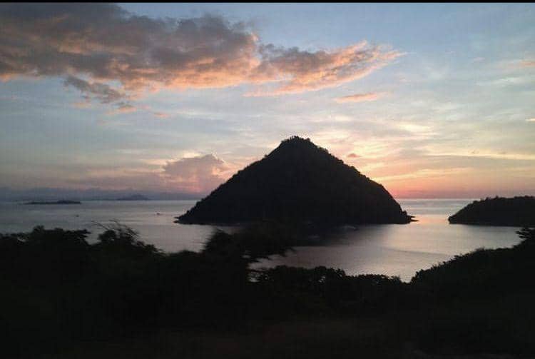 Bukit Cinta Labuan Bajo (instagram.com/gilanusantara)