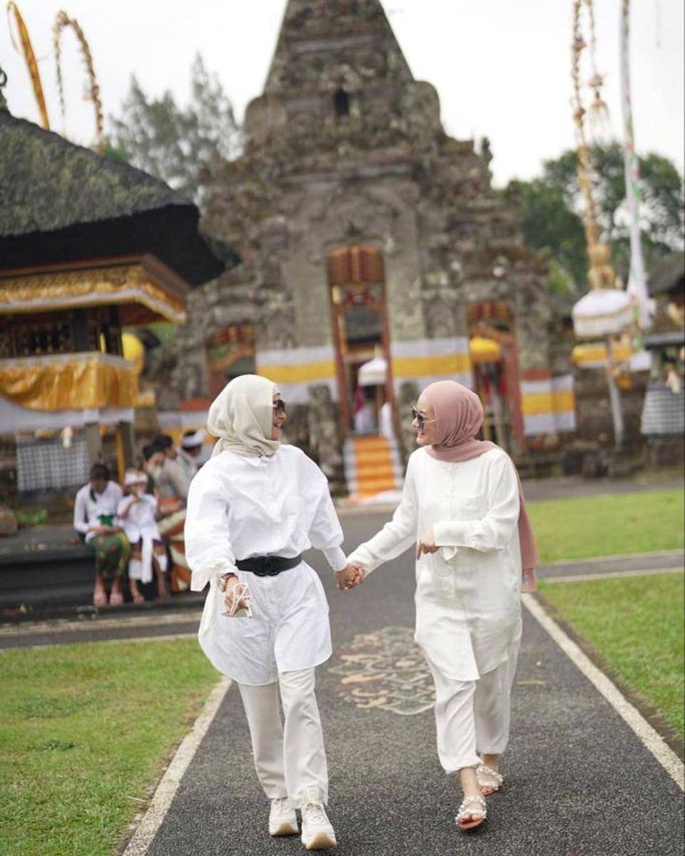 Dinda Hauw (instagram.com/dindahw)