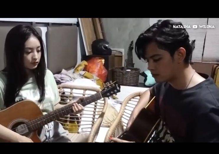 Aliando comeback (youtube.com/natasha wilona)