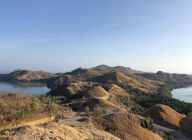 Bukit Cinta Labuan Bajo (instagram.com/ferryadhi)