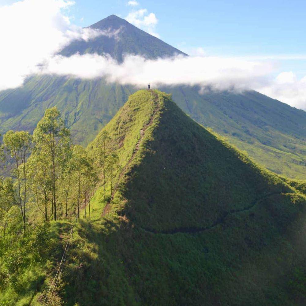 Bukit Watunariwowo (instagram.com/santun_rb)