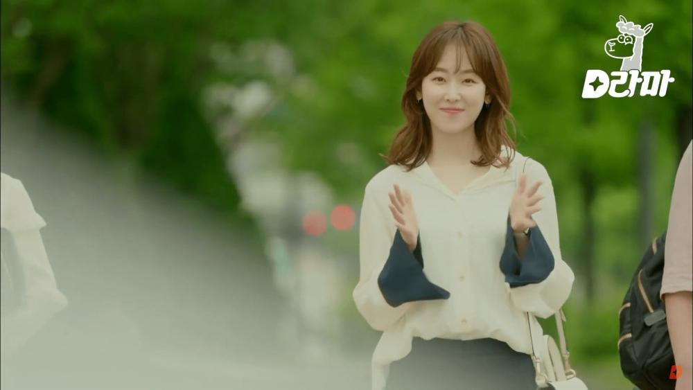 Seo Hyun Jin di drama Another Miss Oh (youtube.com/tvN D Indonesia)