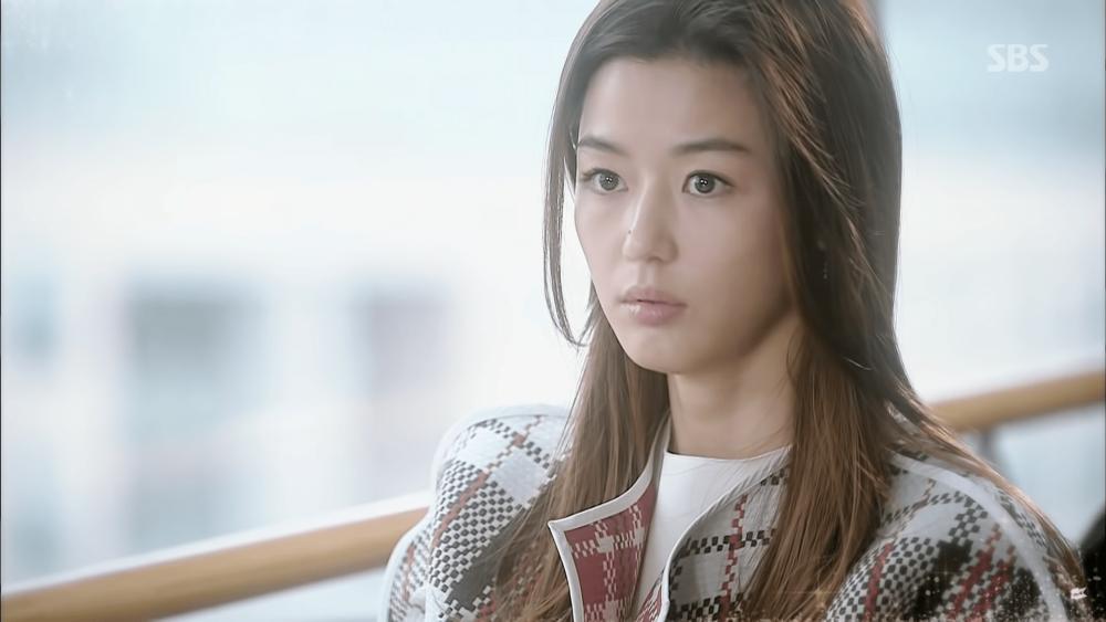 Jun Ji Hyun di drama My Love from the Star (youtube.com/1theK (원더케이))