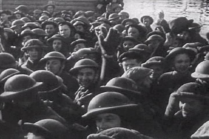 Pasukan Britania Raya yang berhasil diselamatkan dalam evakuasi di Dunkirk. (commons.wikimedia.org/Amerika Serikat/Frank Capra)