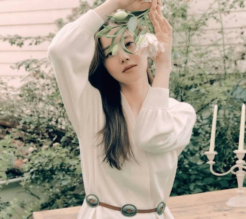 Moon Chae Won (instagram.com/moonchaewon_official)