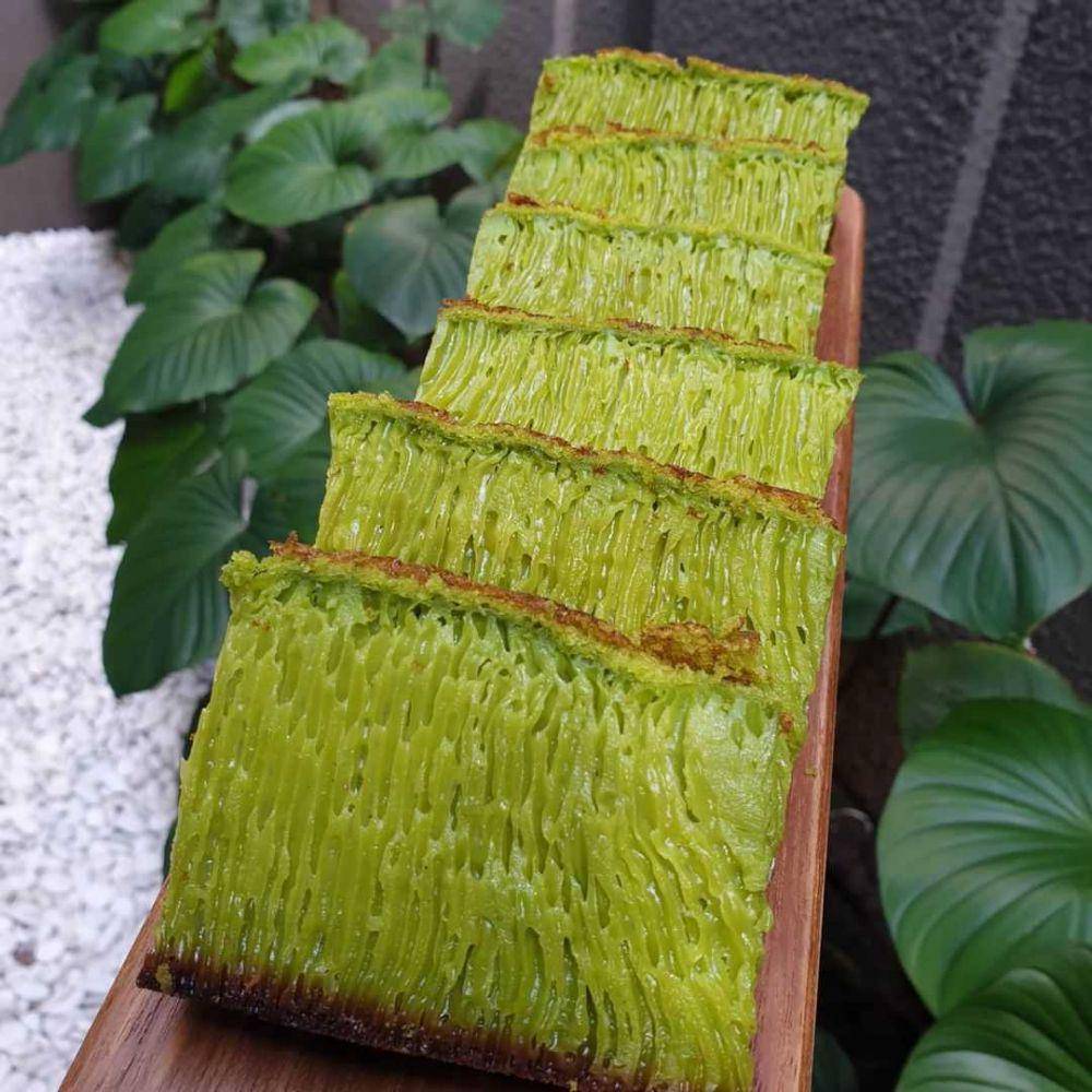 Bika Ambon Pandan (instagram.com/jensoee)