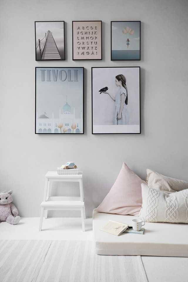 ilustrasi warna frame foto yang sama (unsplash.com/pixabay)