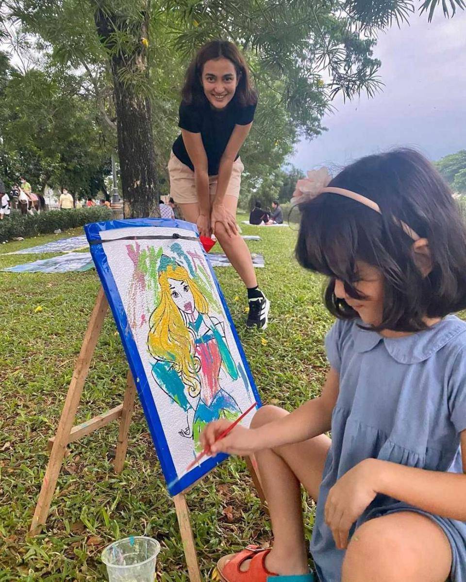 potret Atiqah dan Salma (instagram.com/@atiqahhasiholan)