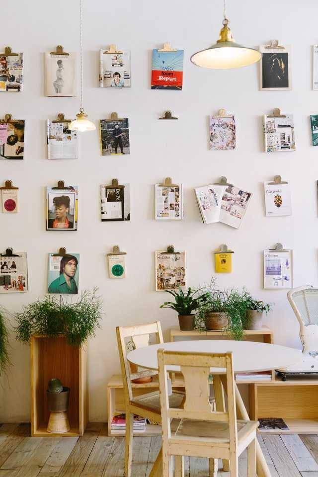 ilustrasi galeri foto di ruang makan (unsplash.com/Jason B)