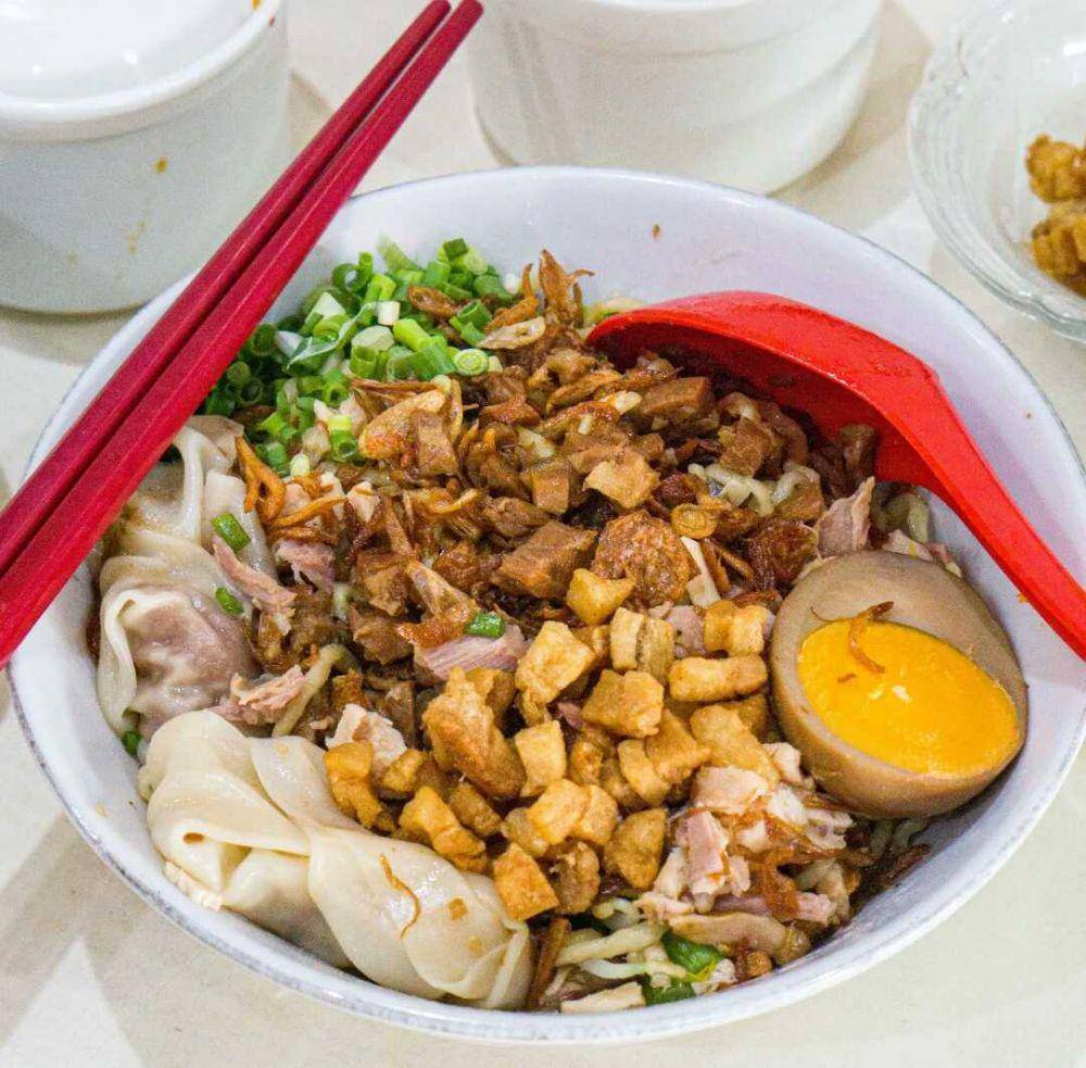 bakmi bangka (instagram.com/makanmana)
