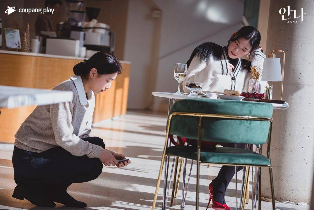 Suzy dan Jung Eun Chae (twitter.com/CoupangPlay)