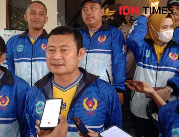 Bupati Lamongan Yuhronur Efendi saat memberikan keterangan kepada wartawan. IDN Times/Imron