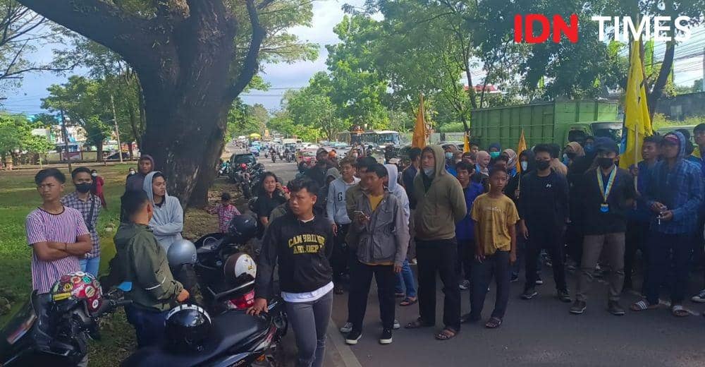Keluarga Korban Penganiayaan Polisi Demo Minta Keadilan