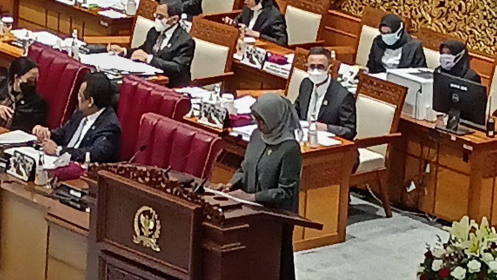 Ketua BPK Isma Yatun dalam Rapat Paripurna Ke-25 DPR Masa Persidangan V Tahun Sidang 2021—2022 di Gedung DPR RI, Selasa (14/6/2022). (IDN Times/Siti Nurhaliza).